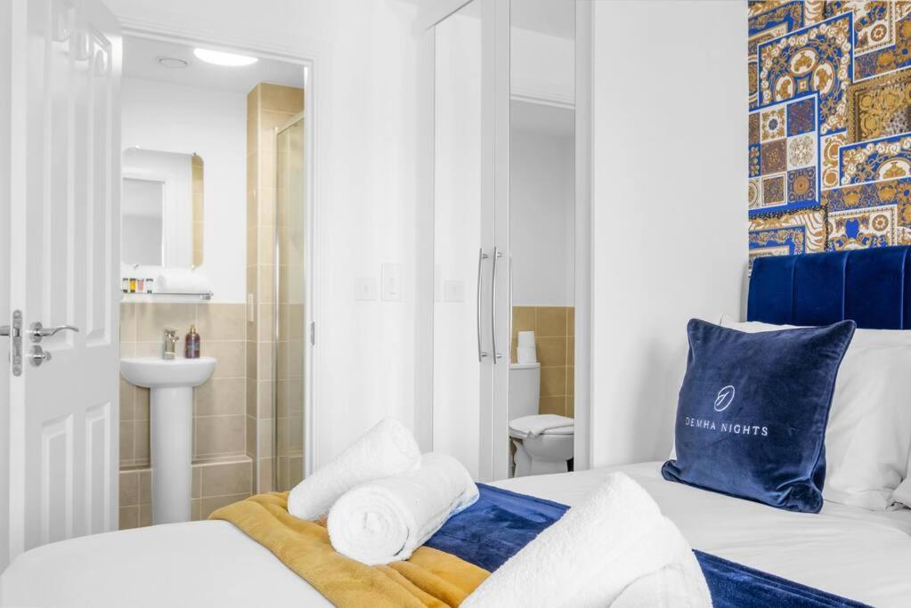The Versace Suite With 4 Beds And Secure Free Parking Birmingham Exterior foto