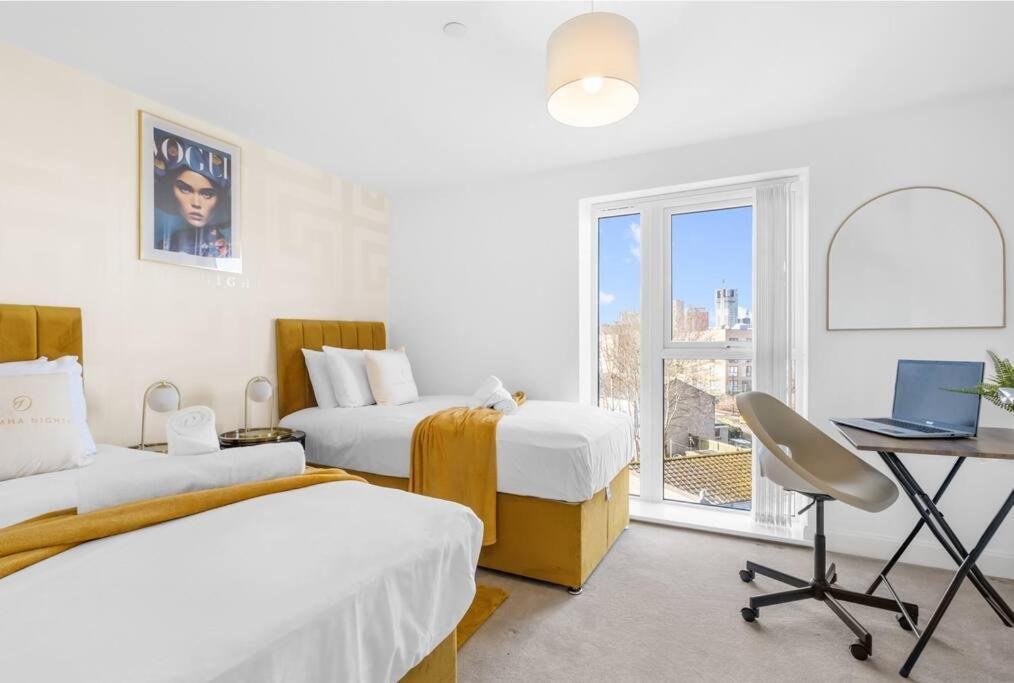 The Versace Suite With 4 Beds And Secure Free Parking Birmingham Exterior foto