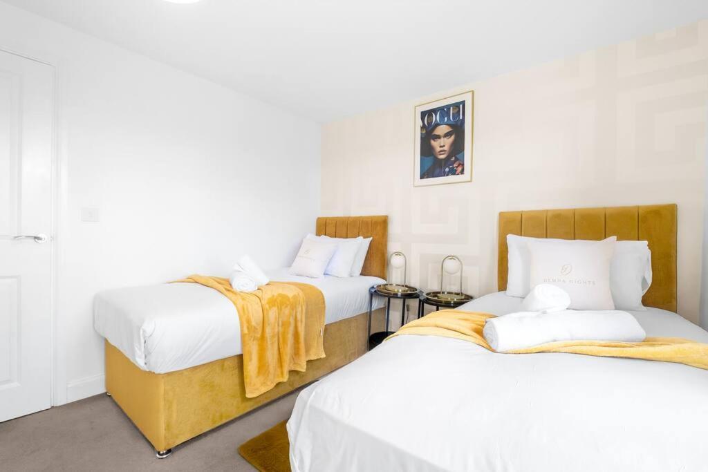 The Versace Suite With 4 Beds And Secure Free Parking Birmingham Exterior foto