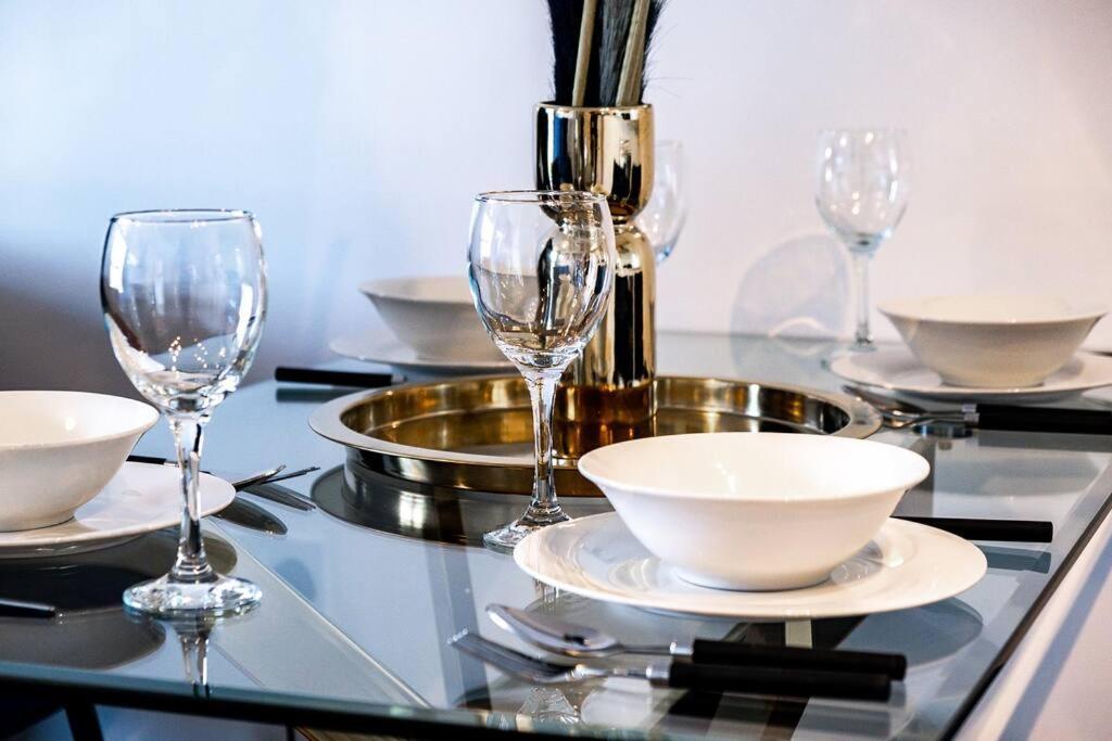 The Versace Suite With 4 Beds And Secure Free Parking Birmingham Exterior foto